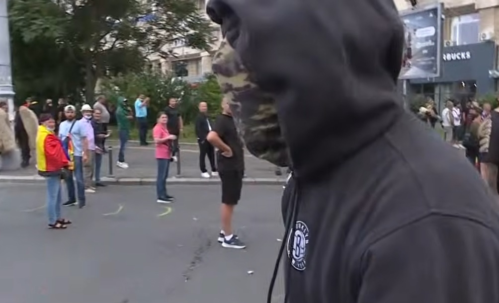 Echipa Realitatea Plus a fost victima unei agresiuni în Piața Victoriei în timpul unei manifestații