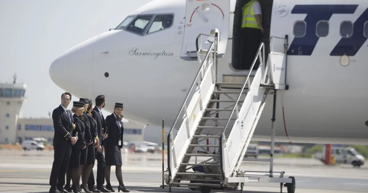 Probleme tehnice la TAROM: Site-ul poate afișa eronat numărul de locuri disponibile pe cursele externe