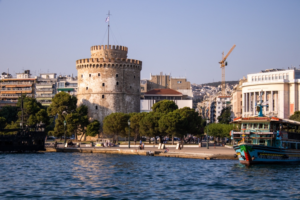 Sute de proiectile din al Doilea Război Mondial descoperite pe fundul mării în portul din Salonic