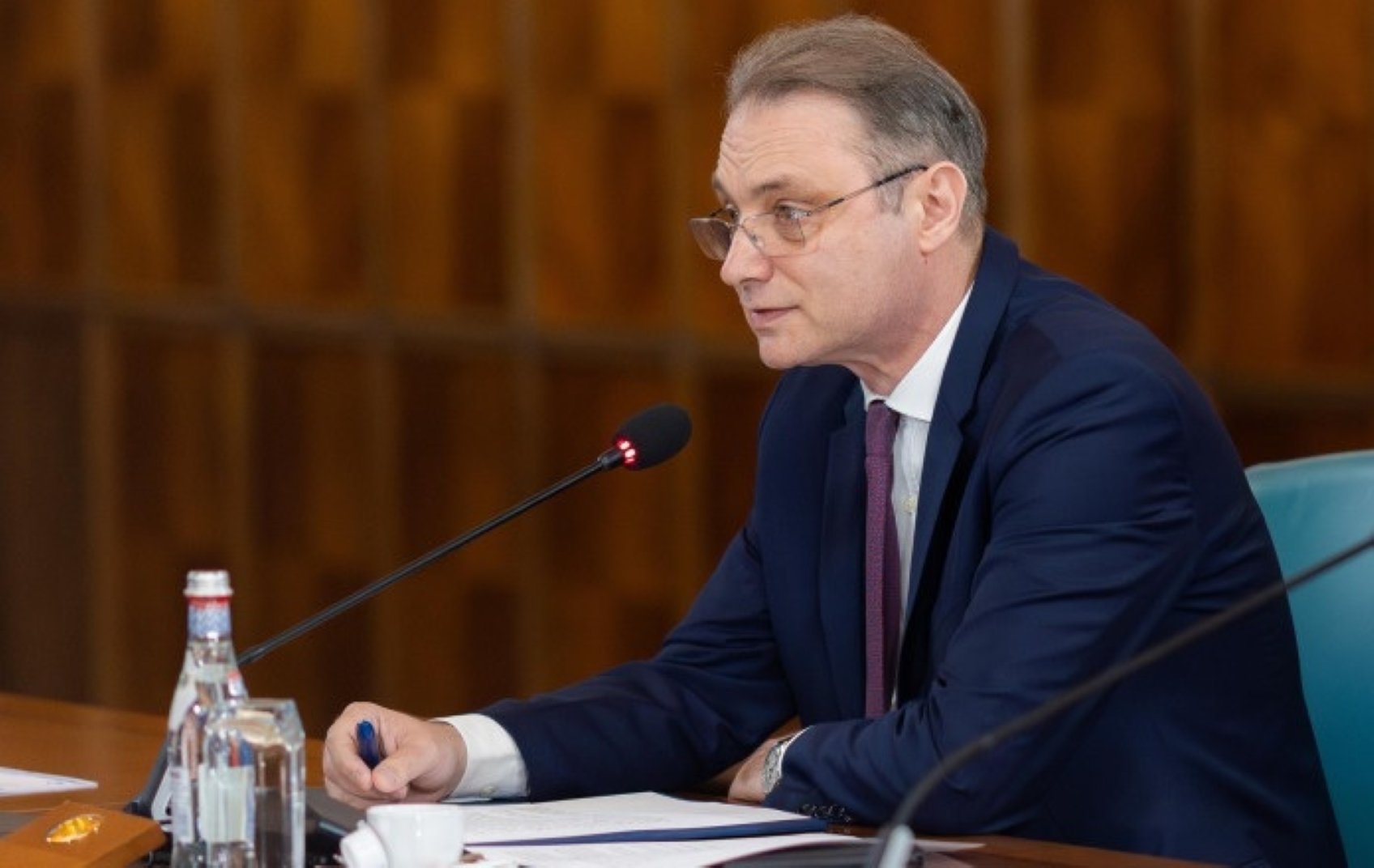 Luca Niculescu pune accent pe economie în programul de guvernare: prețuri, energie și banii publici