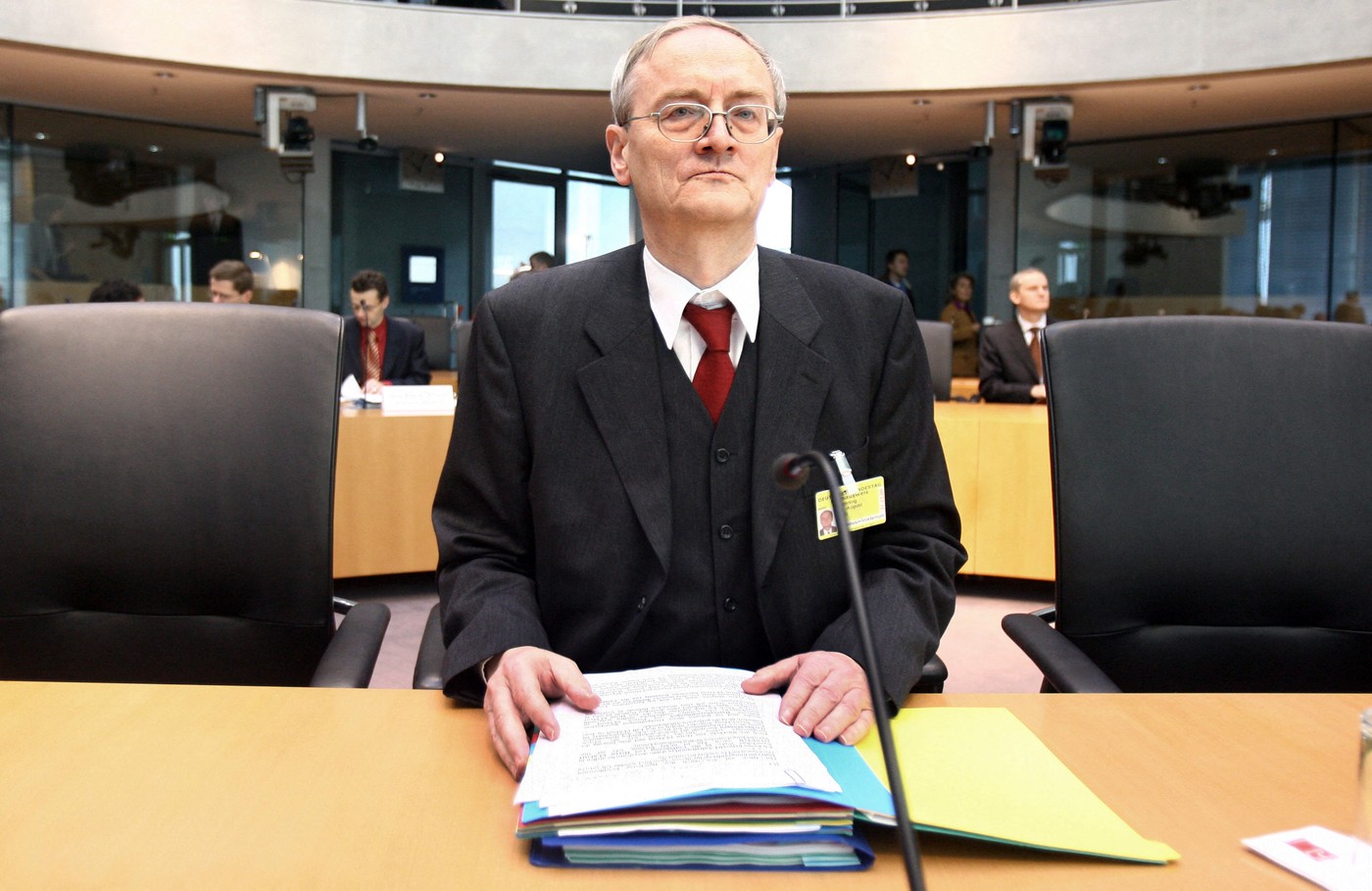 Germania: Fostul șef al serviciului de informații externe, August Hanning, a fost arestat pentru trădare