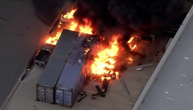 Tragedie în Los Angeles: Trei persoane au murit după prăbușirea unui elicopter de știri