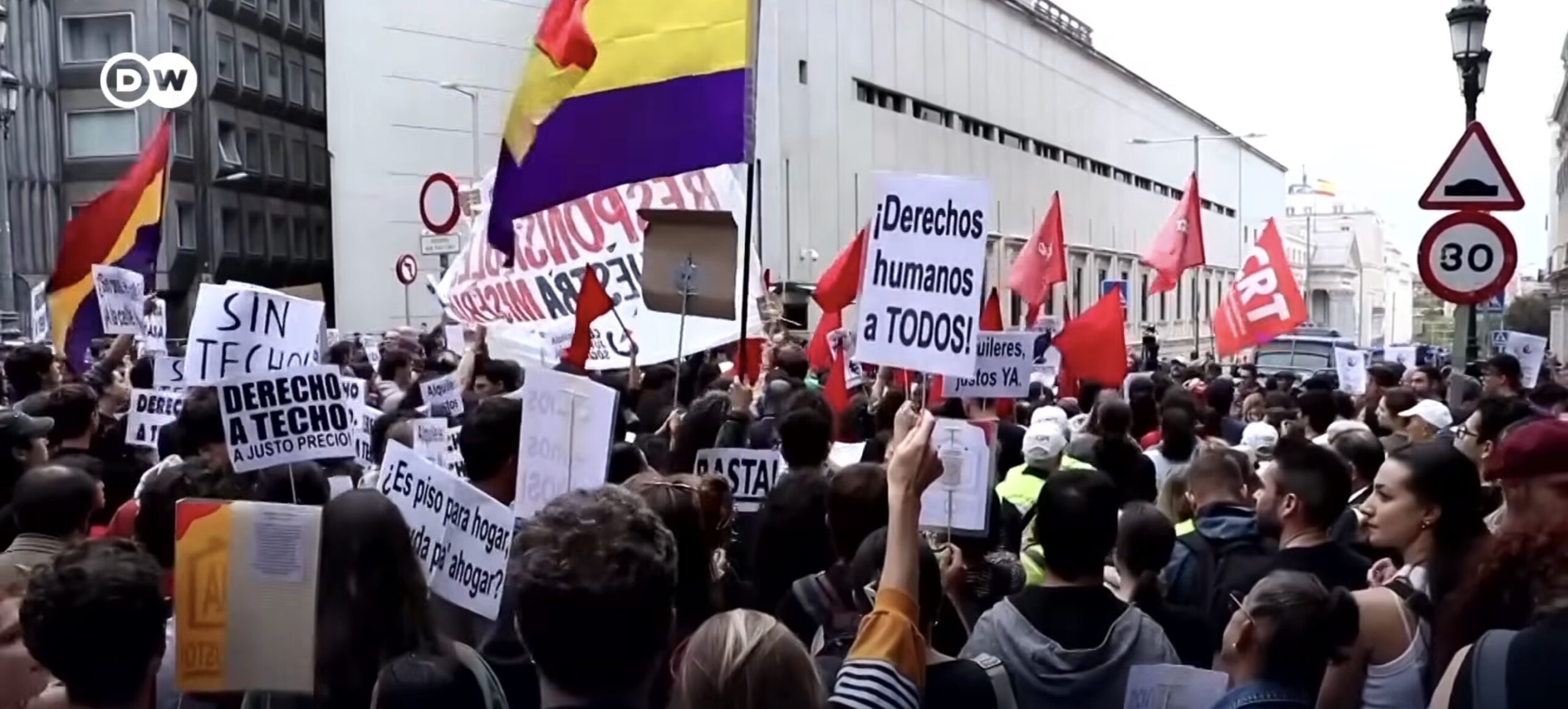 A murit pensionara din Madrid care a devenit simbol al protestelor împotriva crizei locuințelor din Spania