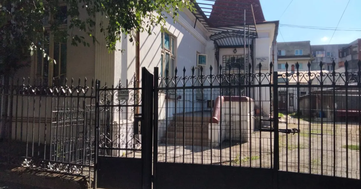 Firma unui cetățean de onoare al Iașului poate fi evacuată de la Primărie din cauza subînchirierii ilegale