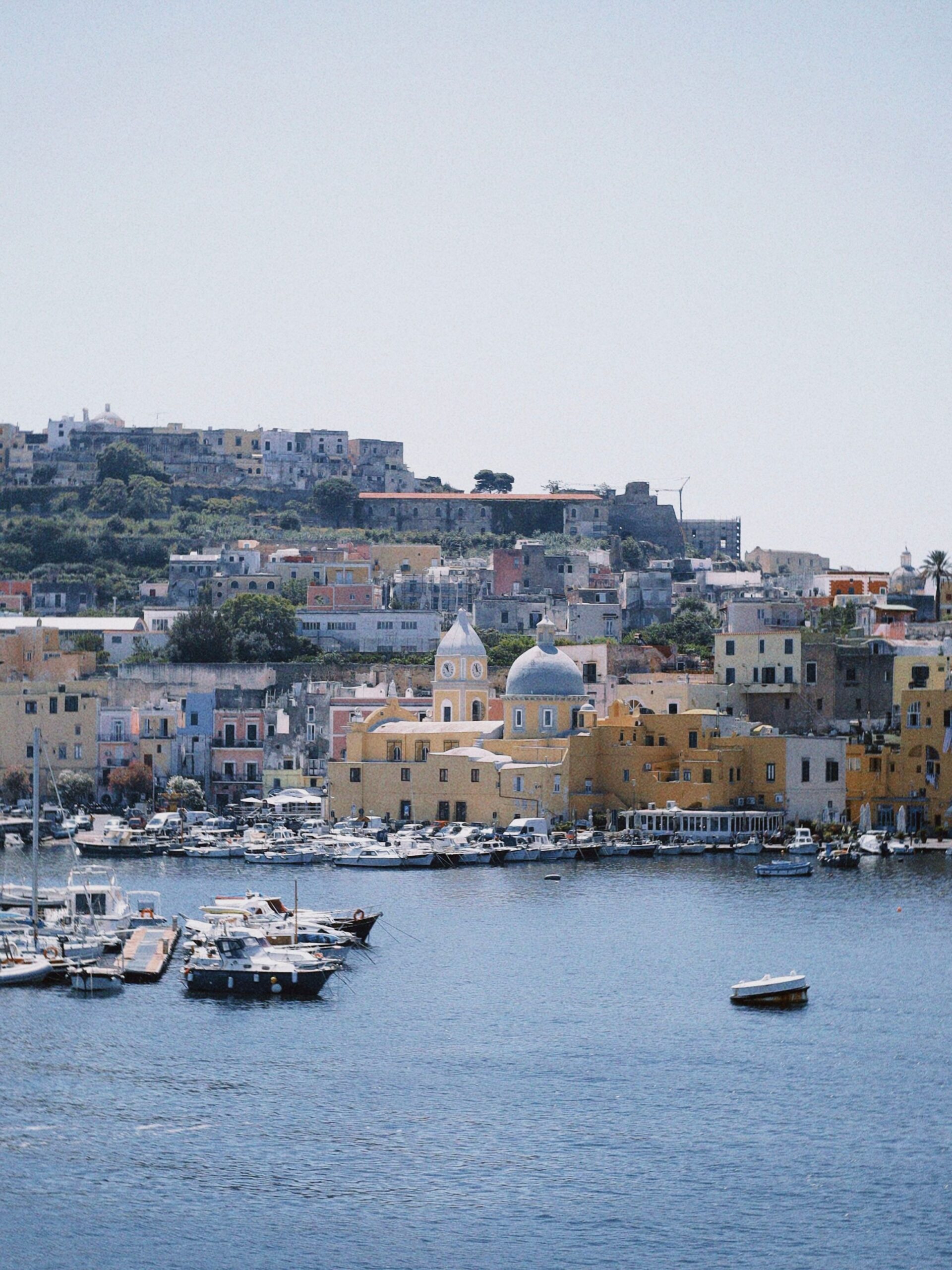 Insula Procida a fost declarată cea mai autentică destinație turistică din Italia