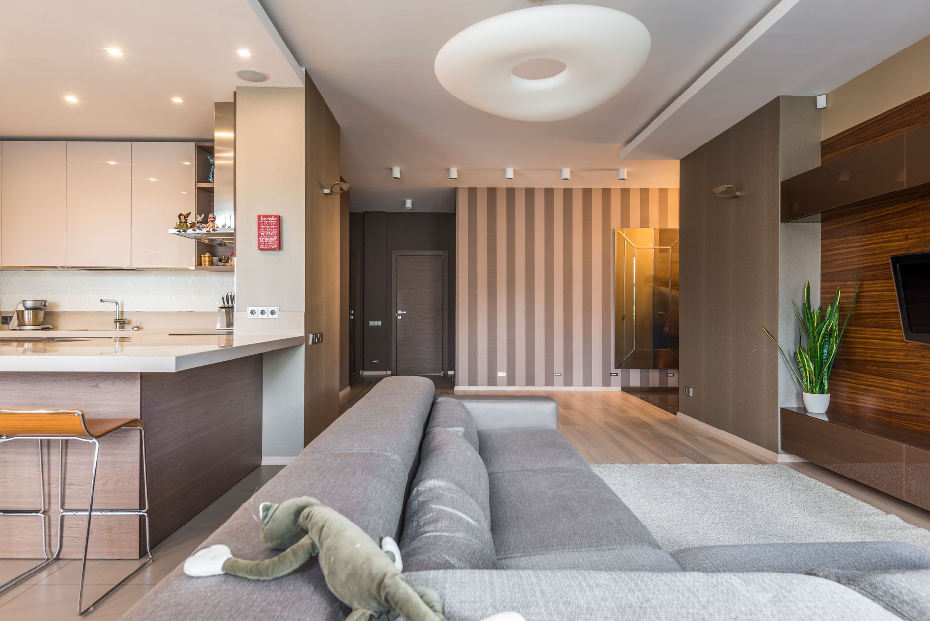 Cât de mare este un apartament pe care îl poți cumpăra cu 100.000 de euro în România