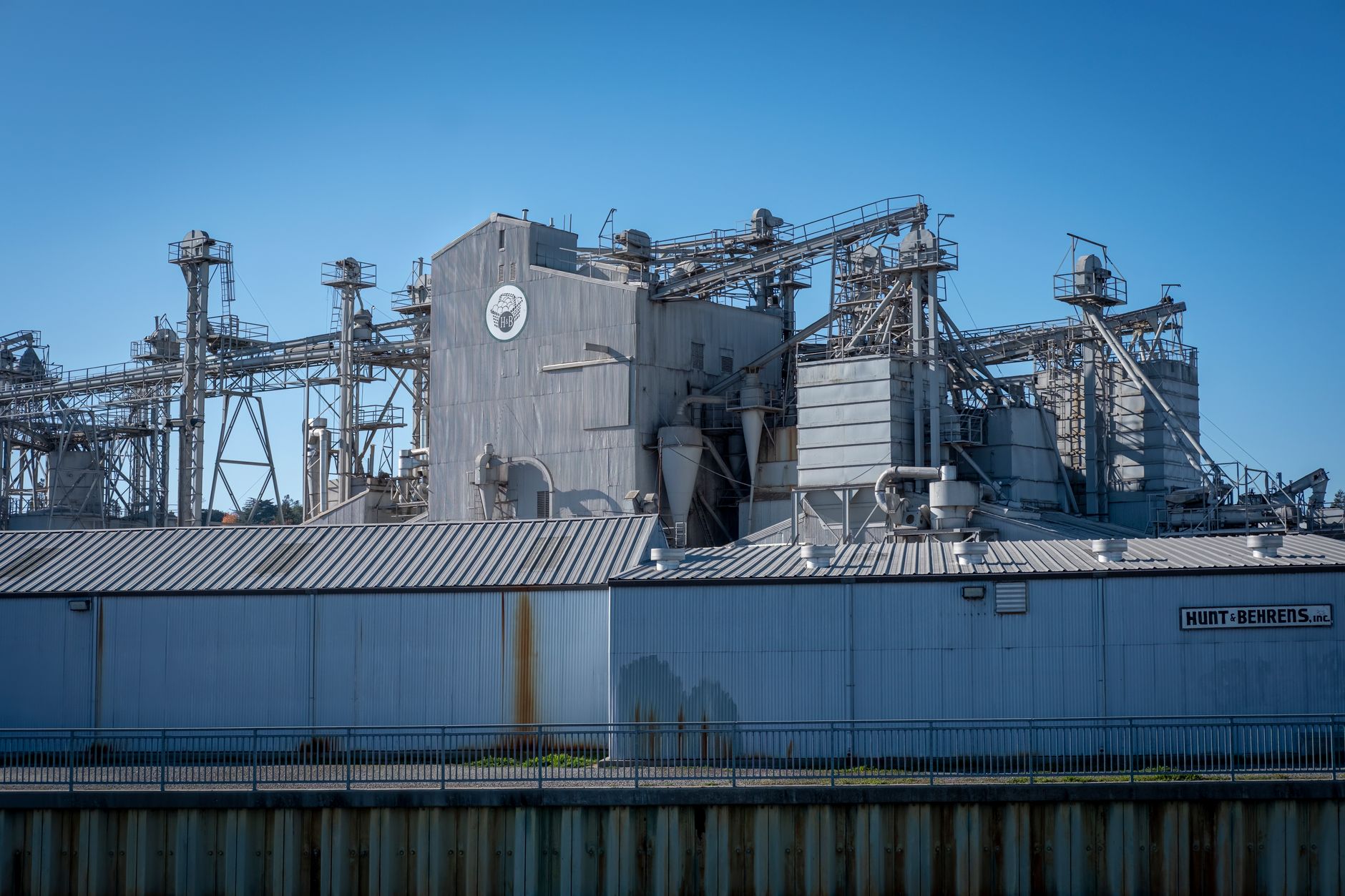 O platformă industrială de 4,5 milioane de euro din Arad este cumpărată de o companie românească