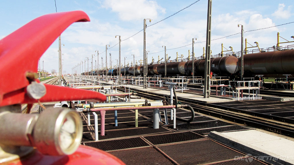Grevă de avertisment la Oil Terminal Constanța: angajații amenință cu blocarea aprovizionării cu combustibil