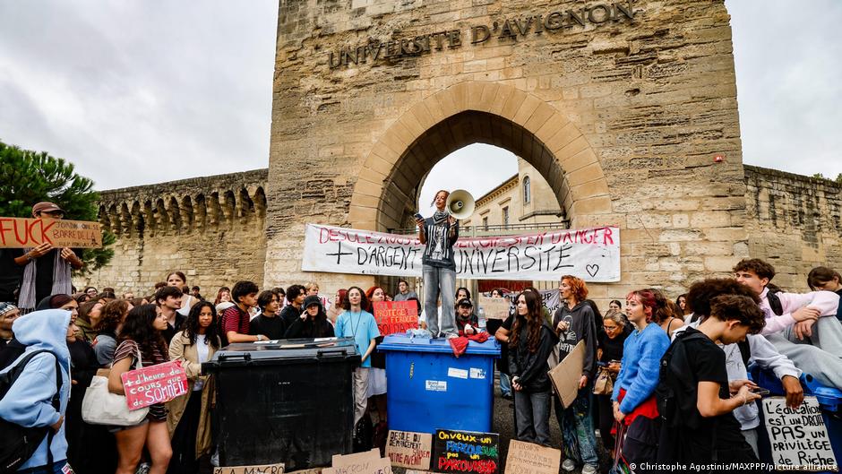Infrastructură degradată și proteste în Franța: sistemul de învățământ este sub presiune