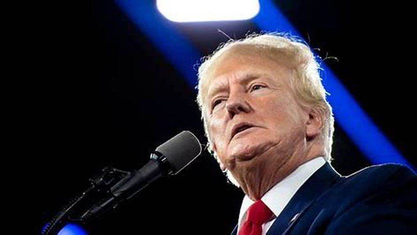 Donald Trump l-a decorat pe Elon Musk cu Medalia Națională a Științei și l-a numit „o comoară națională”