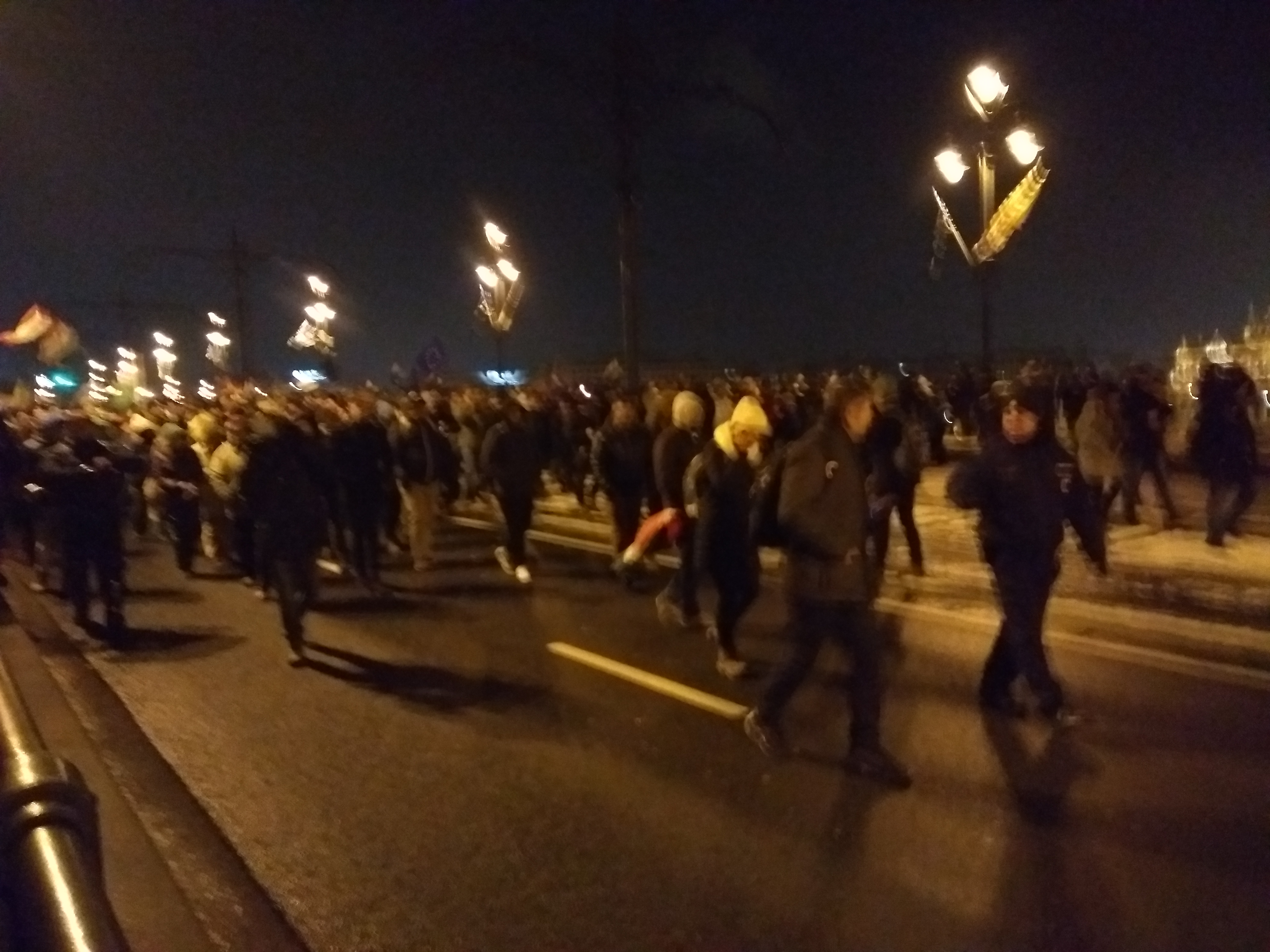 Proteste masive în Bruxelles: poliția a folosit gaze lacrimogene, iar zborurile au fost anulate în masă