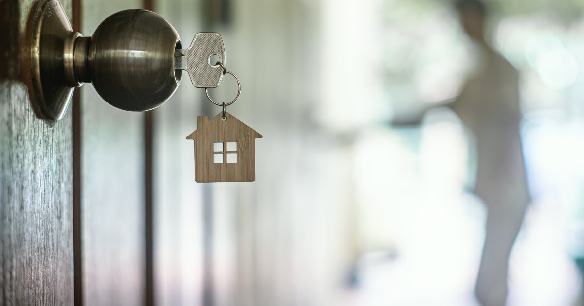 Bărbat din București trimis în judecată după ce a subînchiriat ilegal apartamente în regim hotelier