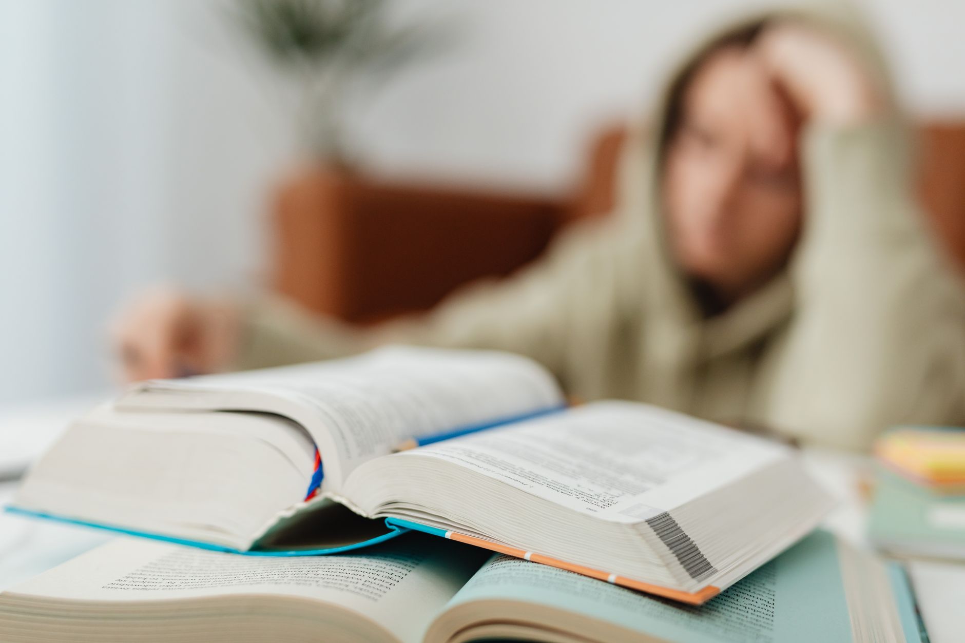 Ministerul Educației a aprobat manualele pentru 63 de discipline la clasa a IX-a