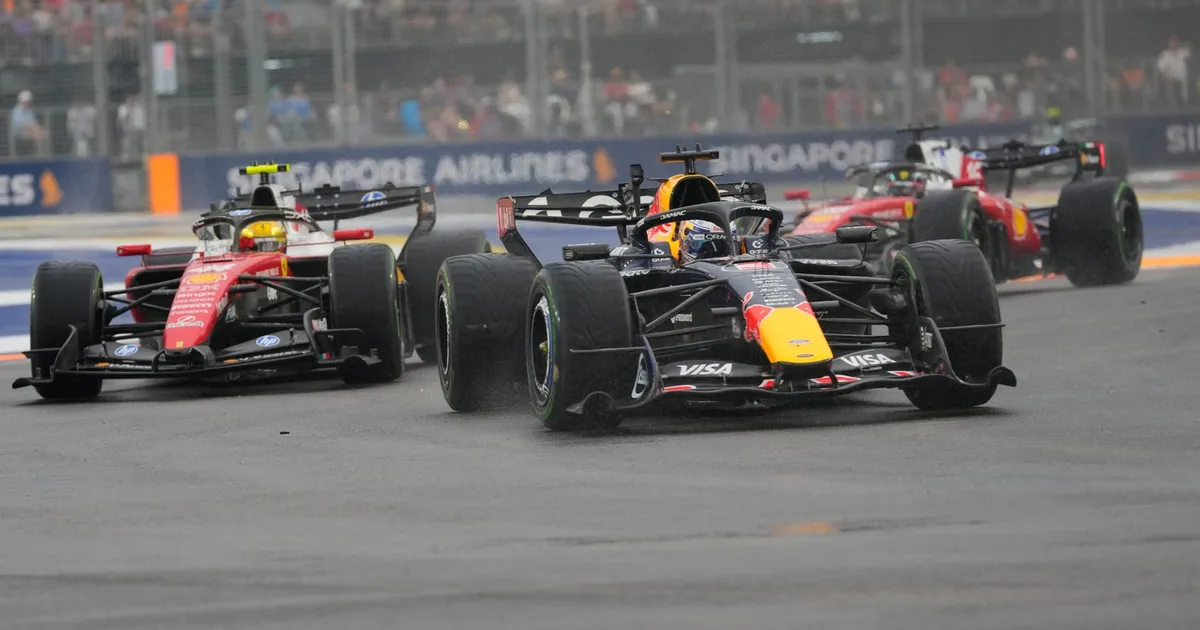 Max Verstappen a câștigat proba de sprint de la Marele Premiu al statului Singapore