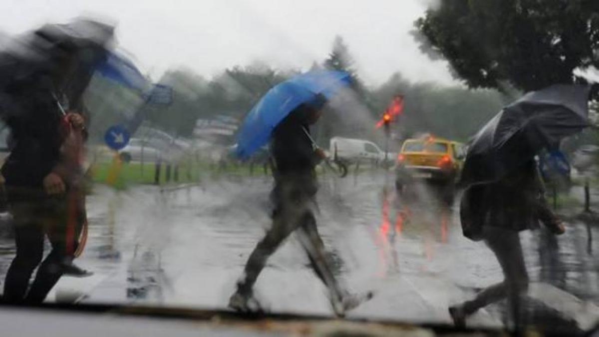 Schimbare bruscă de temperatură în București: de la caniculă la ploi abundente și frig
