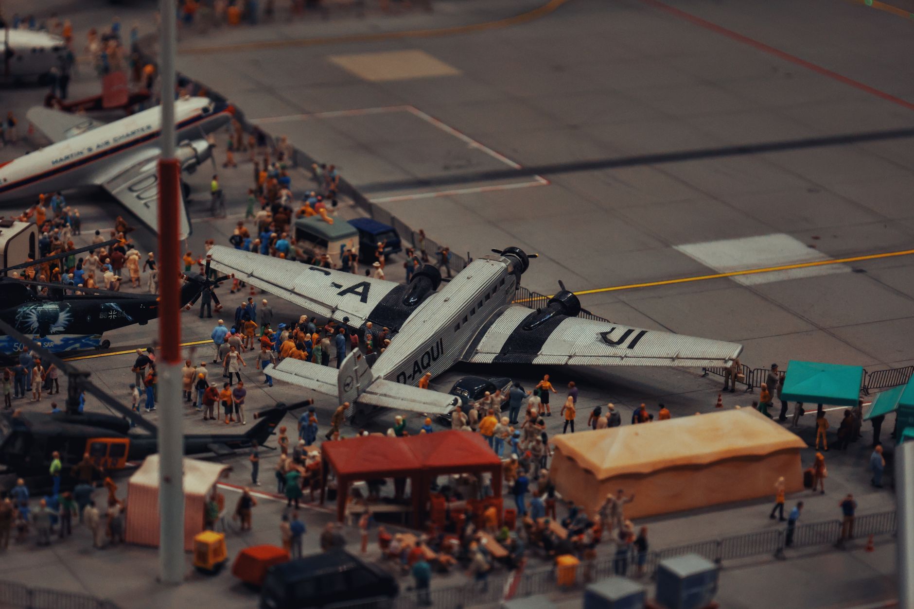 Atac cu rachetă asupra aeroportului din Riad: evacuări de urgență și pasageri răniți