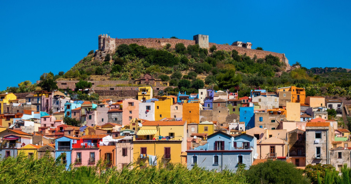 Un sat din Sardinia poate deveni o nouă „zonă albastră” a centenarilor, unde femeile trăiesc excepțional de mult