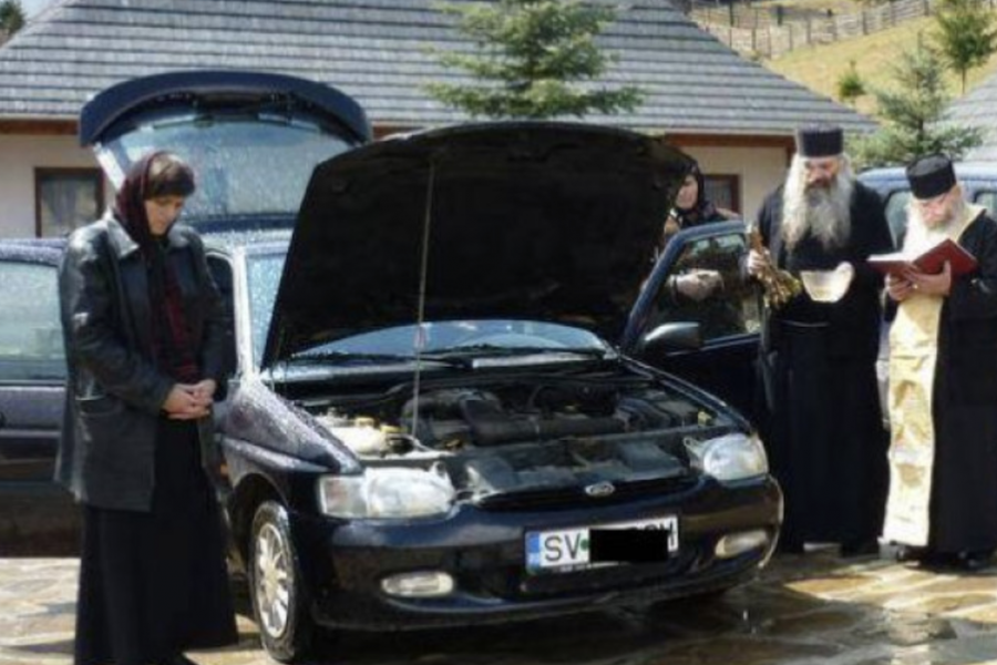 Implicarea excesivă a Bisericii în viața publică: între ritualuri zilnice și politică