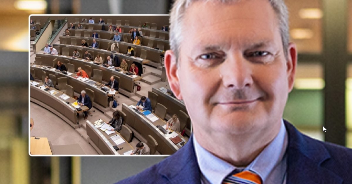 Un deputat belgian a fost blocat peste 13 ore într-o toaletă a Parlamentului. A ajuns la spital