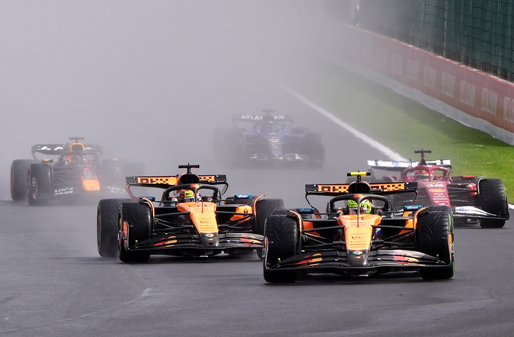 Incident inacceptabil la McLaren: Andrea Stella anunță discuții cu piloții după coliziunea din Singapore