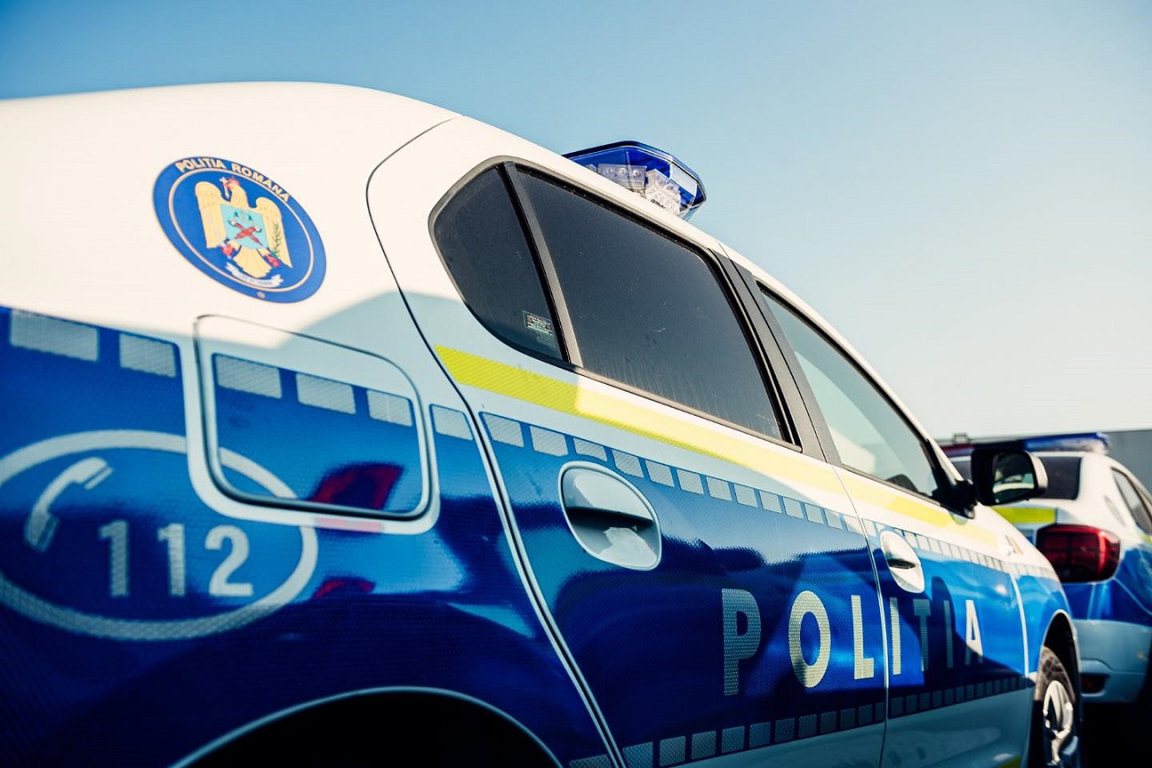 Un polițist din Argeș este acuzat de trafic de persoane și exploatare prin metoda loverboy