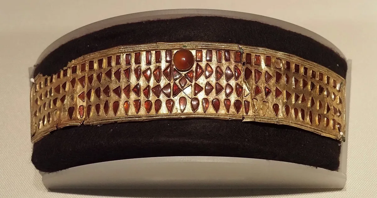 Diadema de la Gherăseni: Bijuteria de aur a unei prințese din epoca hunilor