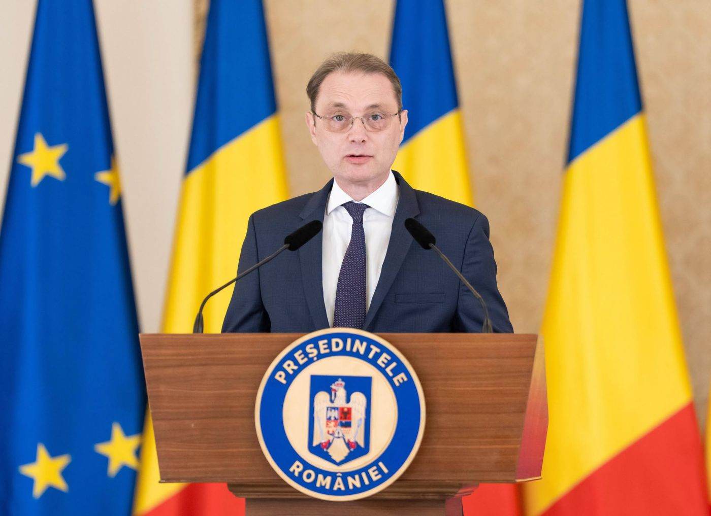 Luca Niculescu cere accelerarea discuțiilor politice pentru formarea unui guvern cu puteri depline