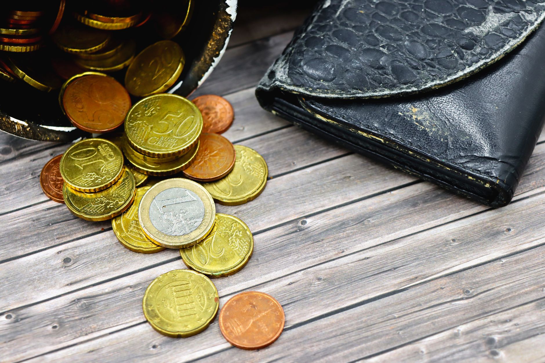 România este în topul vulnerabilității financiare din UE: 37,8% dintre cetățeni nu pot acoperi cheltuieli neprevăzute