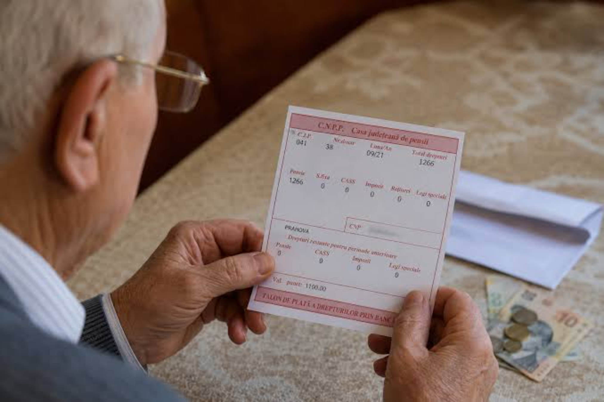 Ce se întâmplă cu pensionarii care nu au 15 ani de cotizare. Soluții și sprijin social