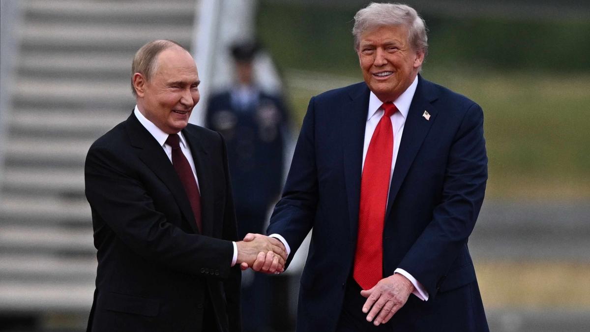 Donald Trump subminează ordinea internațională prin sancțiuni împotriva CPI și acorduri cu Moscova