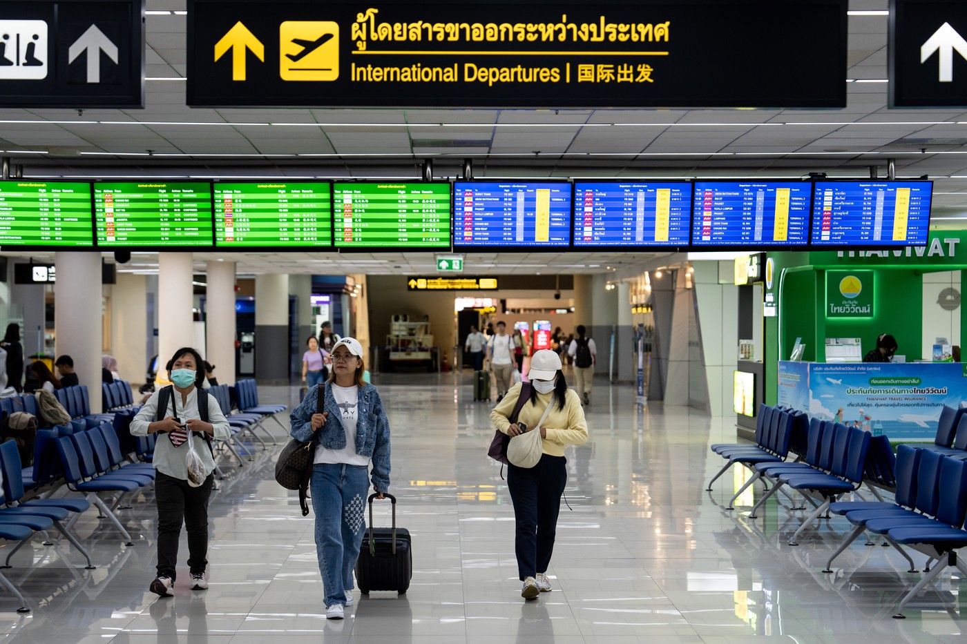 Thailanda vrea să impună taxe noi turiștilor: cât vor plăti călătorii la intrare și ieșire din țară