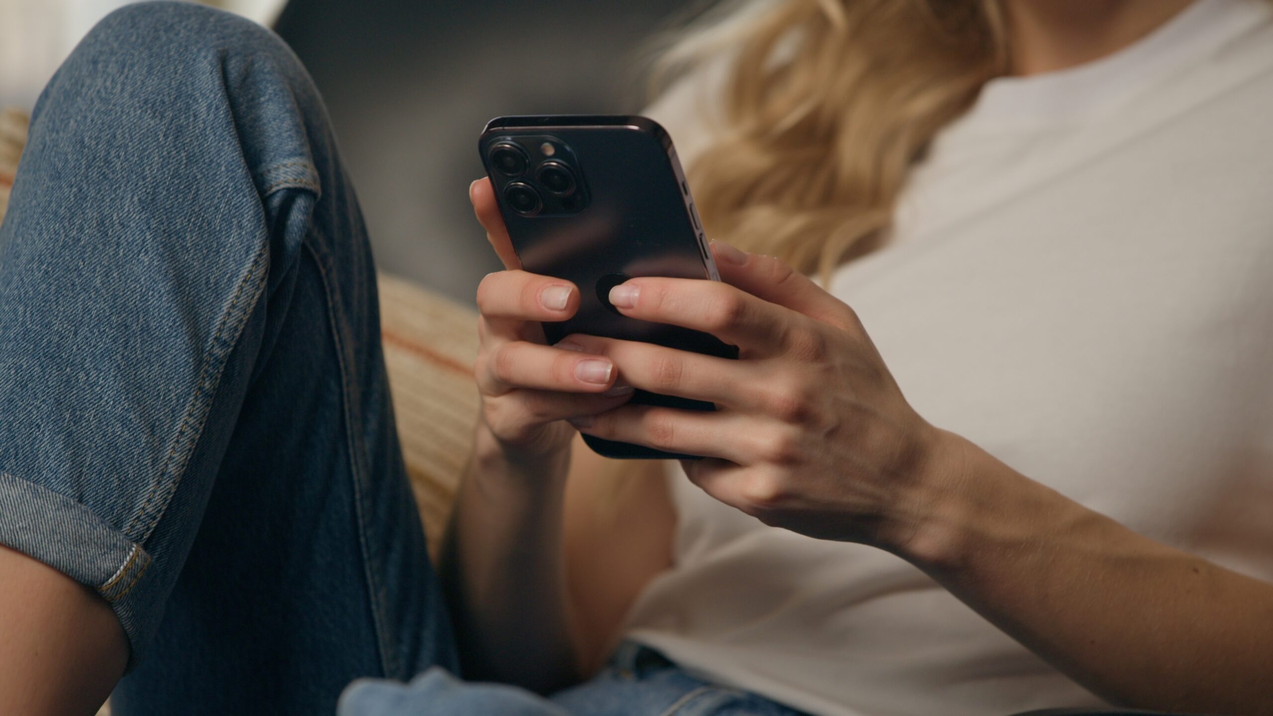 Utilizarea excesivă a smartphone-urilor afectează memoria și echilibrul, avertizează cercetătorii