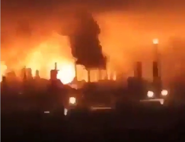 Explozii puternice în apropierea sediului central Saudi Aramco din Dhahran